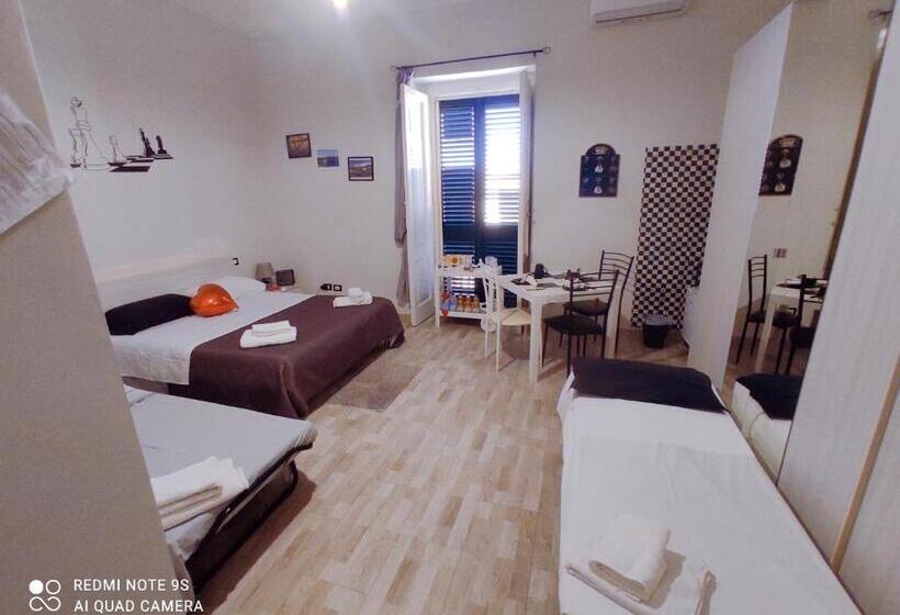 四人标准间, B&b Scacco Matto