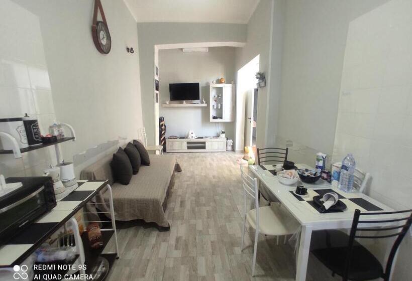 四人高级间, B&b Scacco Matto