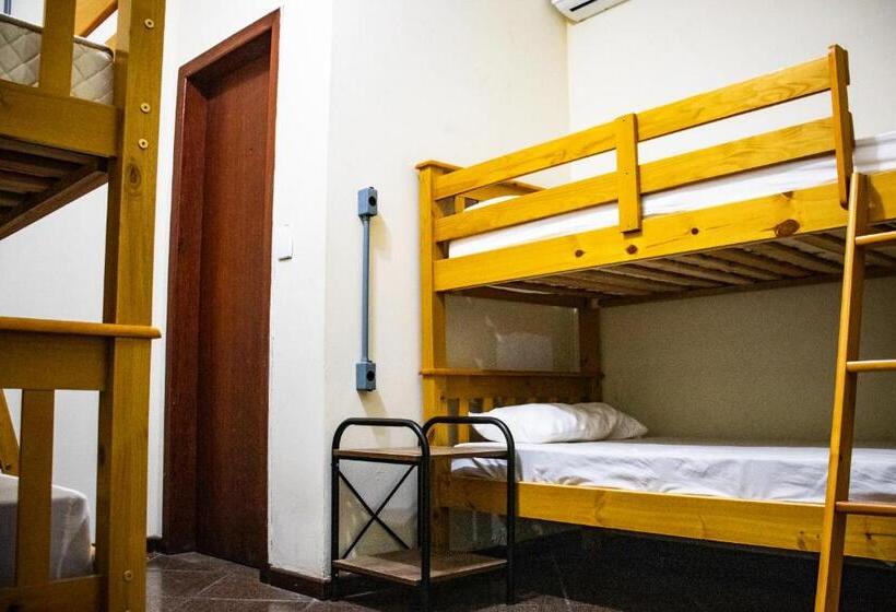 Четырехместный Номер Стандарт, Esquina 8 Suítes Confort & Hostel