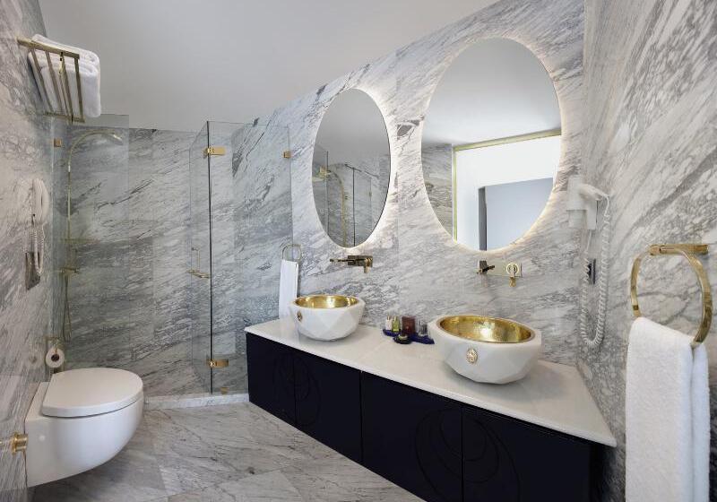 デラックスルーム, Sura Design Hotel & Suites