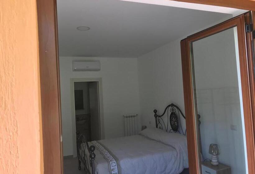 اتاق اکونومی, B&b 40 Steps
