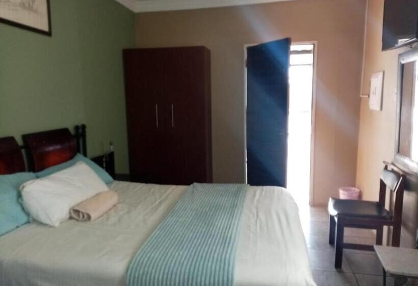 Номер Стандарт, Jubie S Guest Lodge