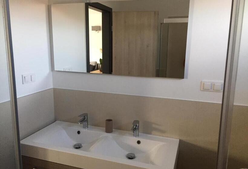 Апартаменты 2 Спальни, Jókai Apartman