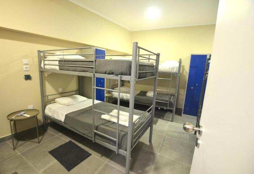 سرير فى غرفة مشتركه, Rooms Dp Setúbal