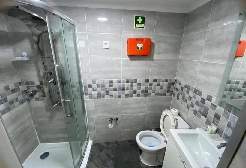 سرير فى غرفة مشتركه, Rooms Dp Setúbal
