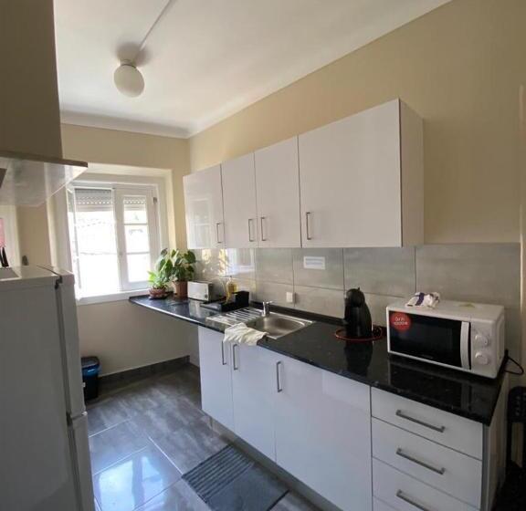 سرير فى غرفة مشتركه, Rooms Dp Setúbal