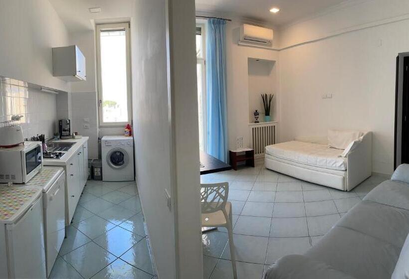 带1个卧室的带阳台的公寓, Sorrento Flats