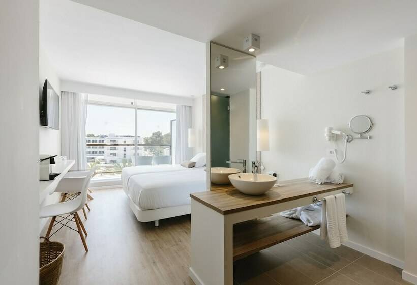 اتاق استاندارد با چشم‌انداز استخر, Aluasoul Ibiza  Adults Only