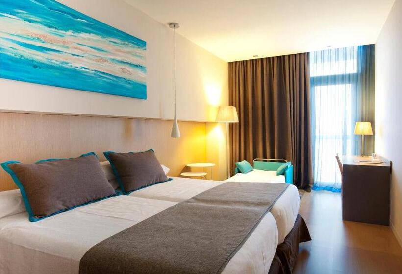 Triple Room Sea View, Atenea Port Barcelona Mataro