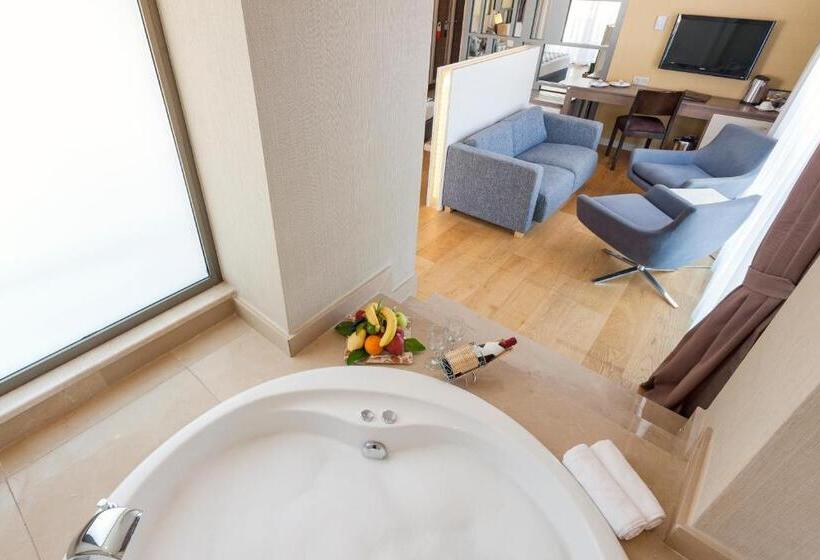 Номер Deluxe с Гидромассажем, Sherwood Dreams Resort