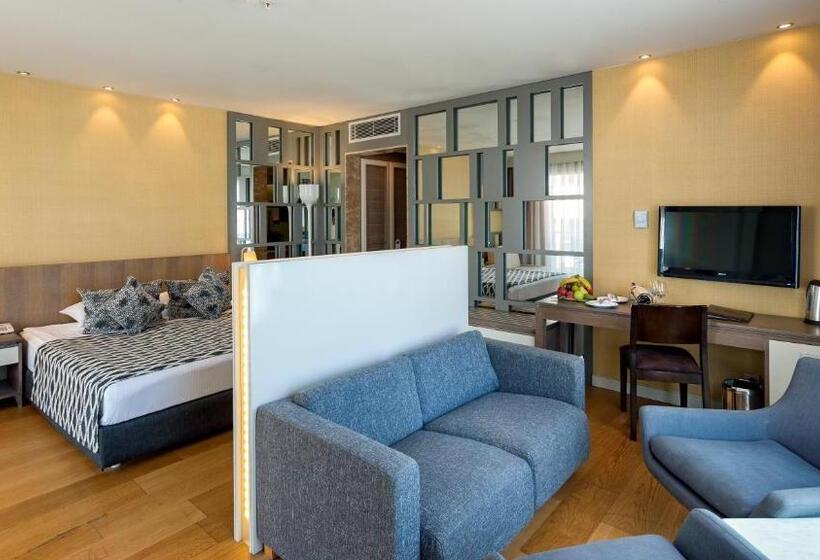 Номер Deluxe с Гидромассажем, Sherwood Dreams Resort
