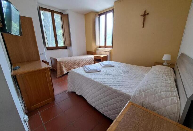 トリプルクラシックルーム, Casa Per Ferie Ulivo D Assisi