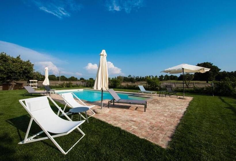 Студио Стандарт Вид на Бассейн, Agriturismo La Ghiga