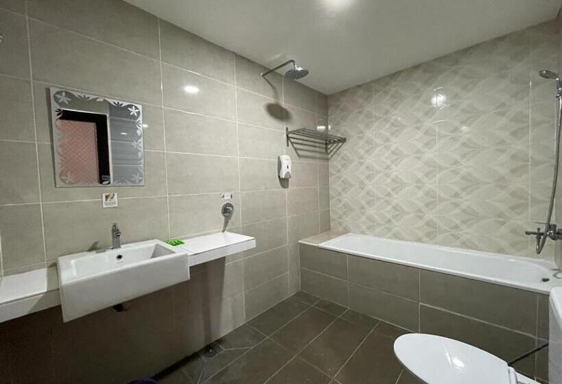 סוויטה נשיאותית, Hilltop Hotel Tanjung Malim
