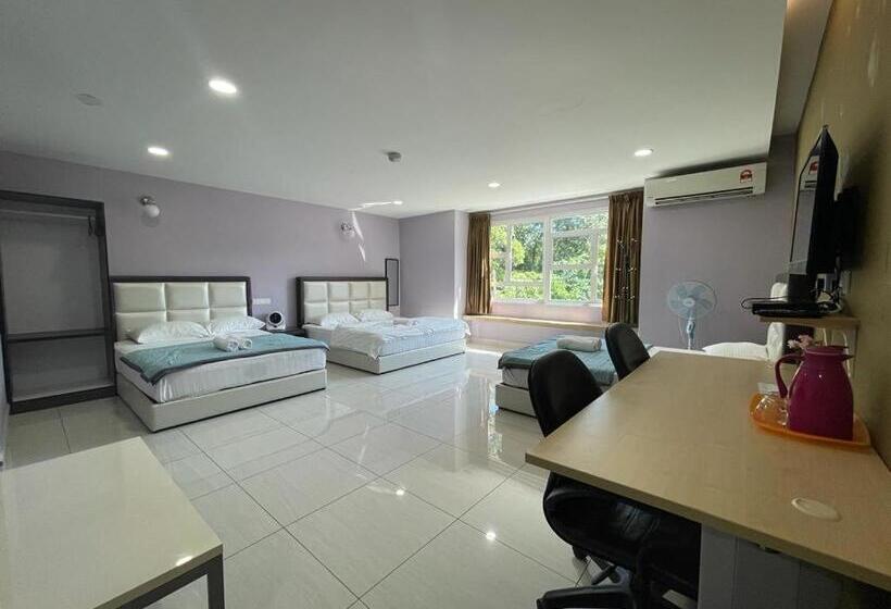 Президентский Люкс, Hilltop Hotel Tanjung Malim