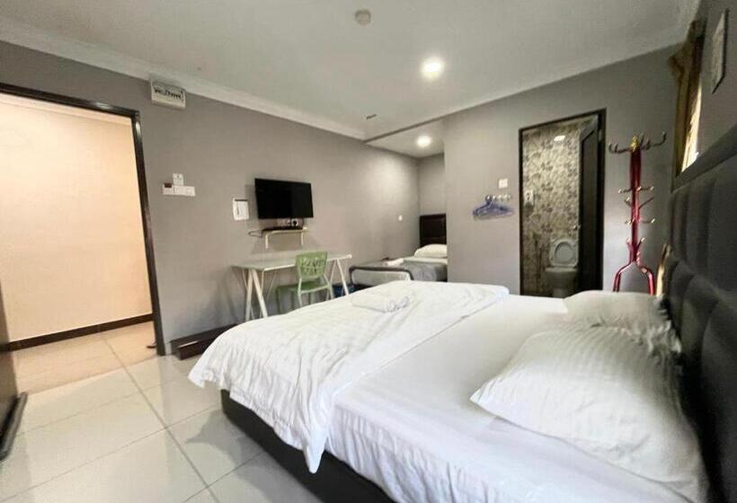 Трехместный Номер Премиум, Hilltop Hotel Tanjung Malim