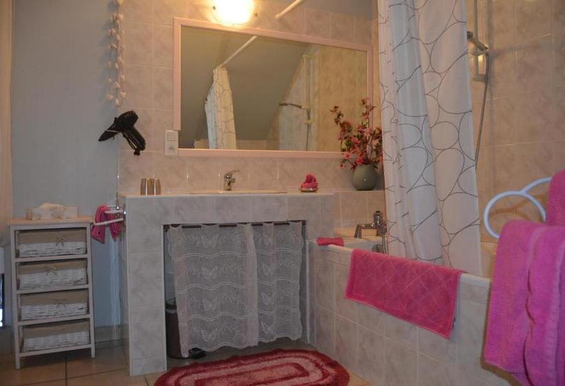 Номер Стандарт, La Maison Du Pecheur