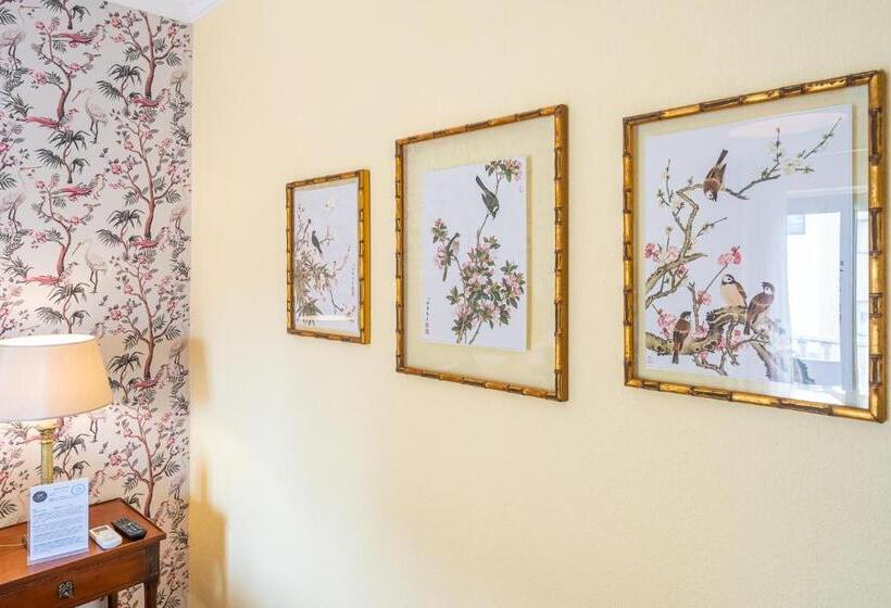 اتاق لوکس با بالکن, Lourenço S House Deluxe Cascais