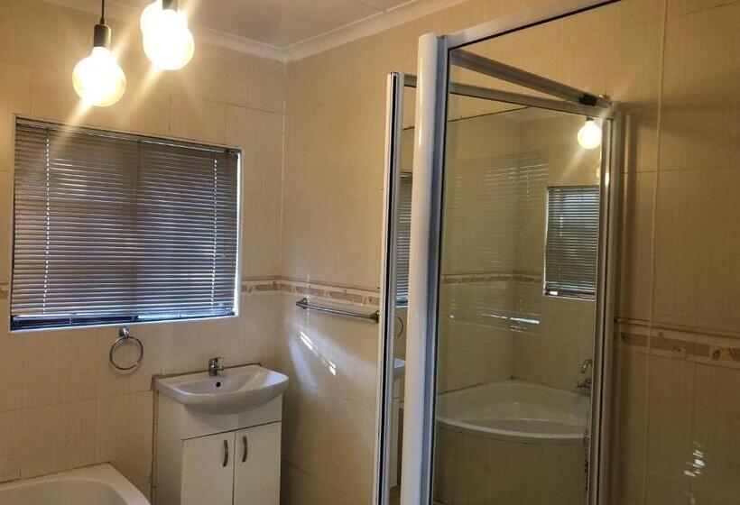 Номер Deluxe, Esangweni Guest House