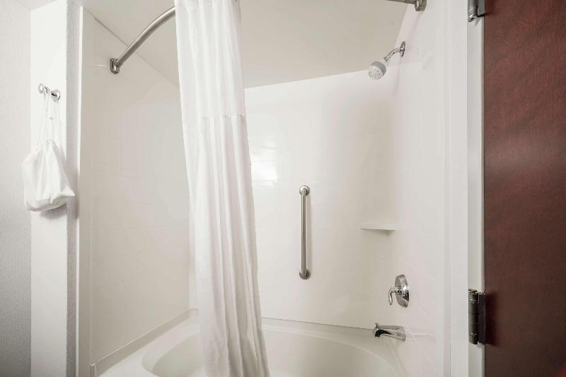 스위트 킹사이즈 침대, Hampton Inn Wilson Downtown