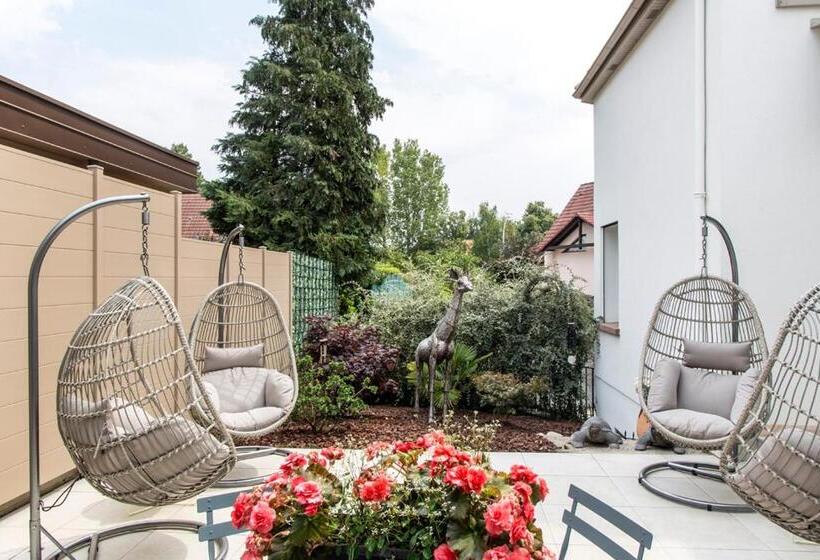 Номер Стандарт с Гидромассажем, Villacosy Spa  Strasbourg Villa Dolce