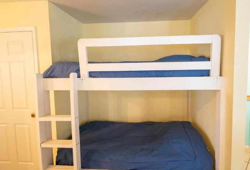 Апартаменты 1 Спальня с Балконом, South Padre Island Condo Is Walking Distance To The Beach, Sleeps 6, Third Floor, 2024 Traveler Awar