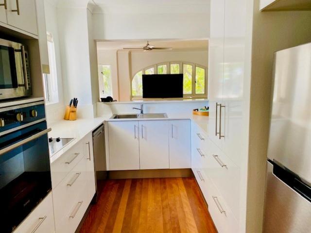 Апартаменты 3 Спальни, Beachview Apartments At Villa Paradiso