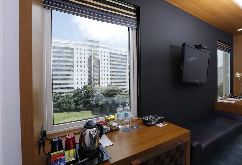 Люкс, Aloft Bengaluru Whitefield