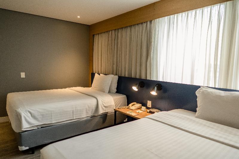 Номер Клуб, Hyatt Regency Jinan