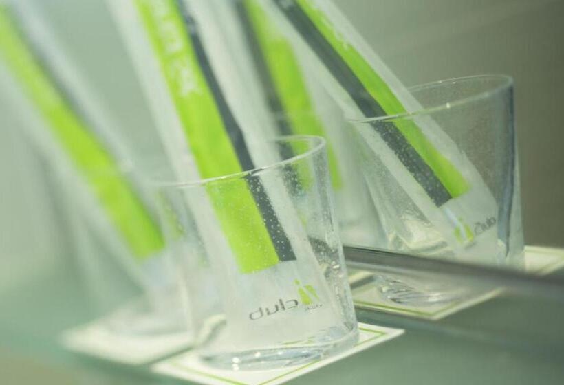اتاق لوکس با تخت بزرگ, Iclub Wan Chai
