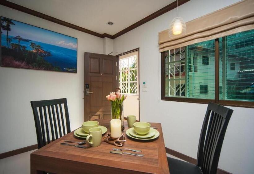 Номер Deluxe, Ratana Hill Patong