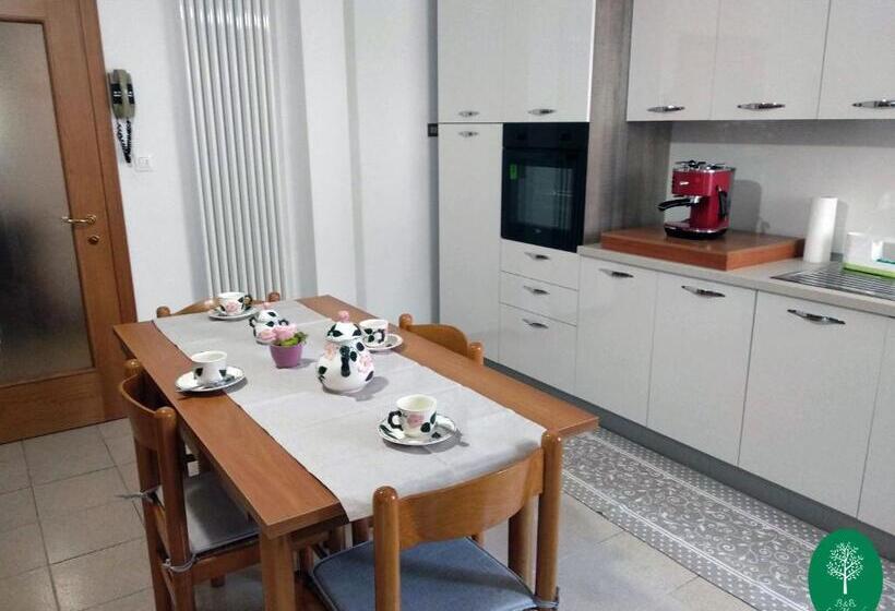 اتاق استاندارد با سرویس بهداشتی مشترک, B&b La Magnolia