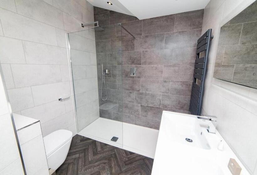 חדר דחוקס עם מיטת קינג, The Hugo   Hotel Concept Canterbury