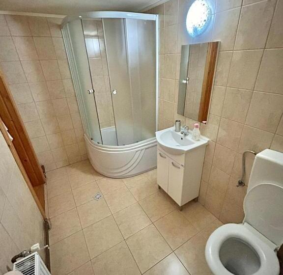 اتاق استاندارد سه نفره, Pensiunea Casa Nina