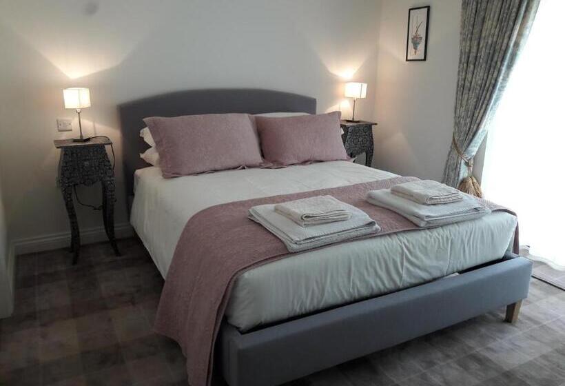 Номер Deluxe, Clock House B&b