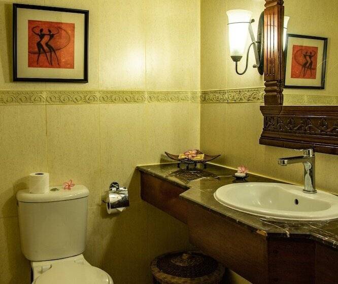 اتاق کلاب, Aanari Hotel & Spa