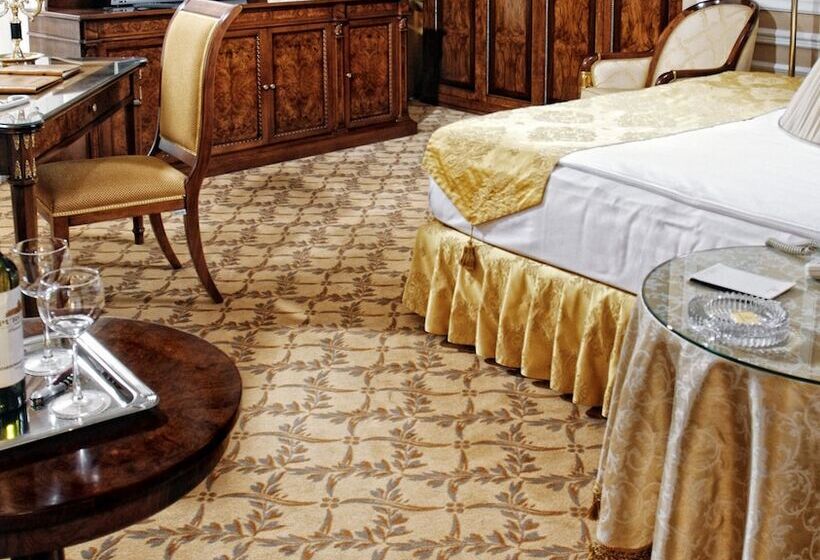 اتاق لوکس, Nobil Luxury Boutique