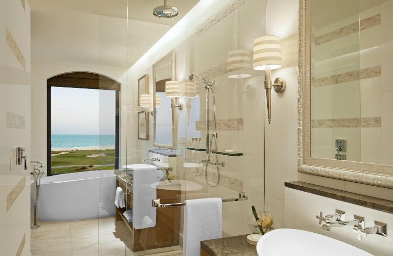 Habitación Premium Vista al Mar., The St. Regis Saadiyat Island Resort, Abu Dhabi