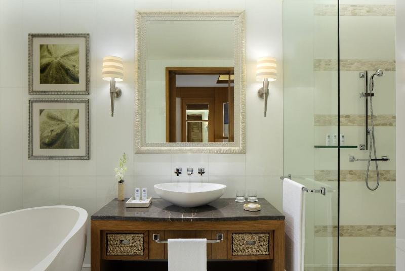 Номер Superior, The St. Regis Saadiyat Island Resort, Abu Dhabi