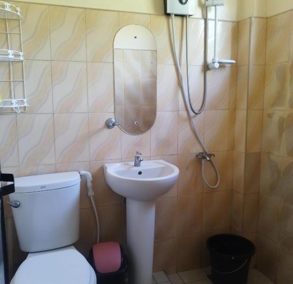 Семейный Номер, Riverside At Aninuan Accommodation And Food