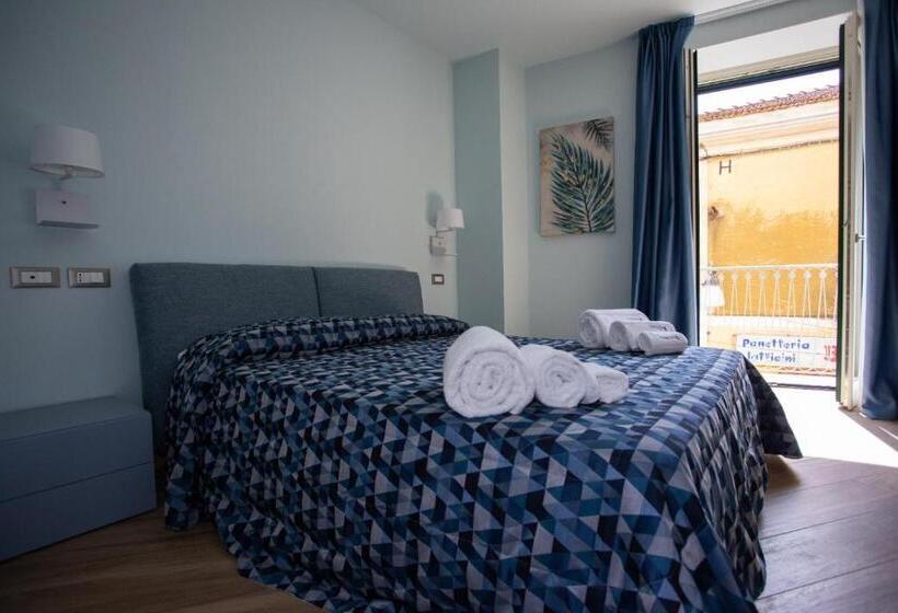 Номер Стандарт с Балконом, Odissea Residence E Rooms
