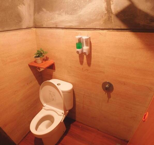 Семейный Номер, Tani Jiwo Hostel