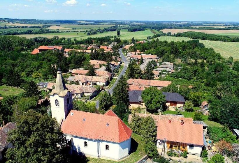Семейный Номер Совместный Санузел, Tolnay Kúria és Vendégház
