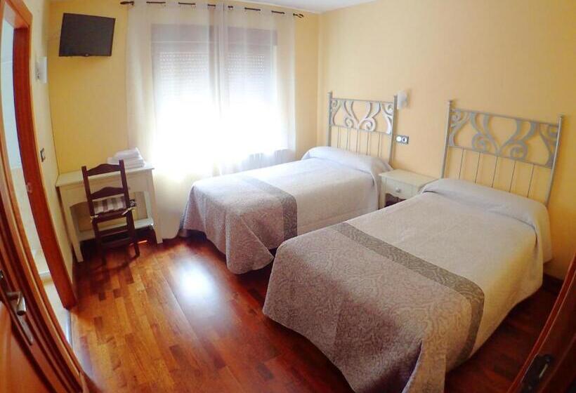 Номер Стандарт, Hostal Plaza Mayor