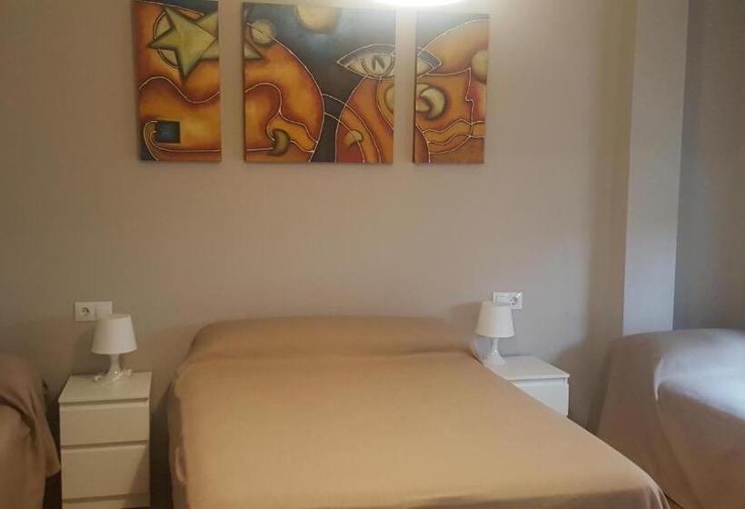 Standard Cuadruple Room Shared Bathroom, Pension Yna Holiday