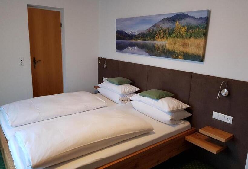 标准间带阳台, Frühstückspension Gästehaus Zum Weissen Rössl
