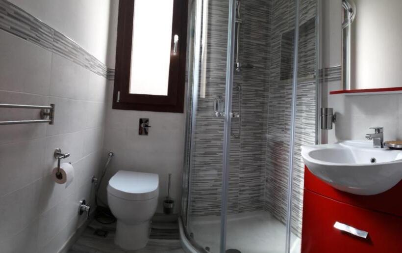 اتاق استاندارد, Giorgia House