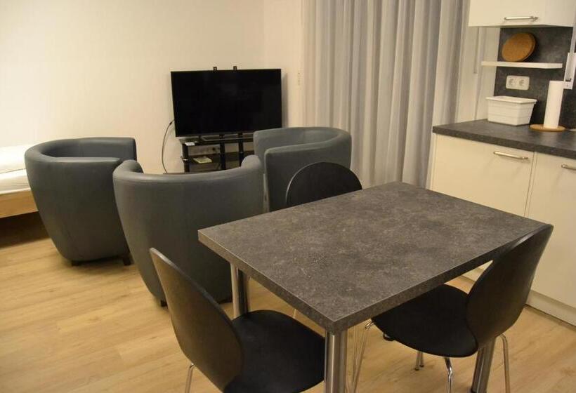 带1个卧室的带阳台的公寓, Aparthotel Sebastian