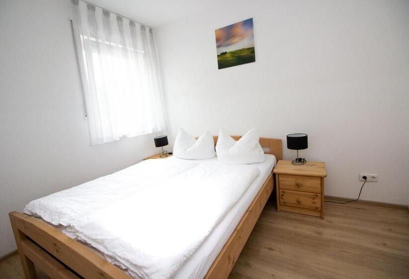 带1个卧室的带阳台的公寓, Aparthotel Sebastian