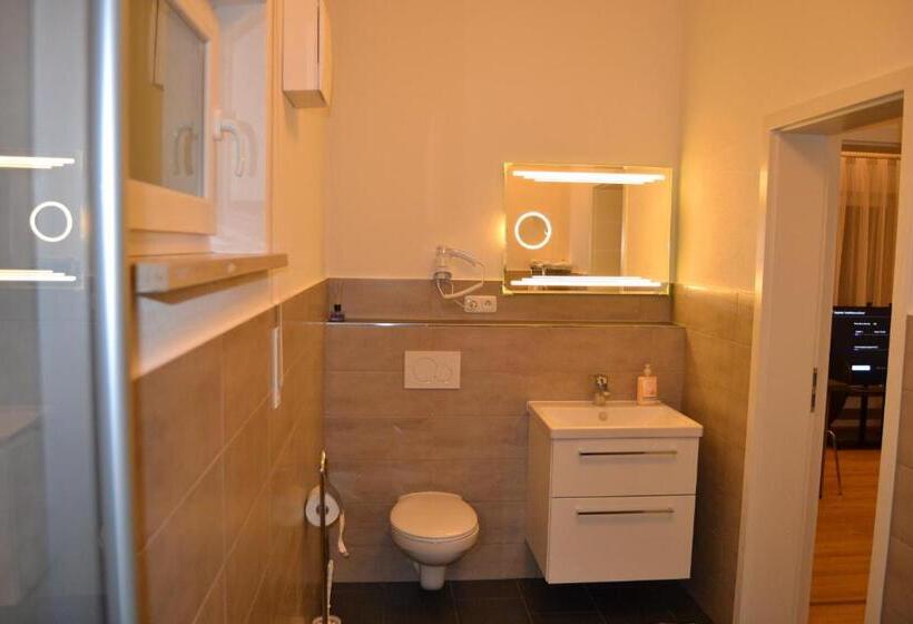 家庭间, Aparthotel Sebastian